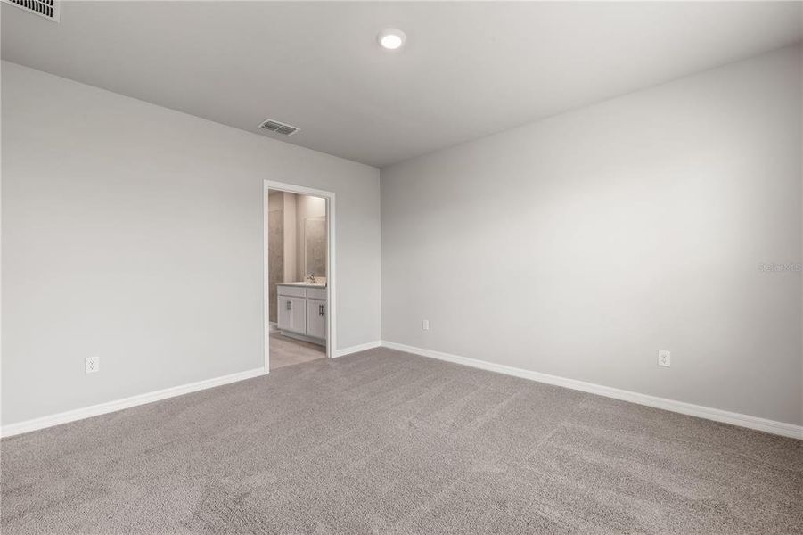 Spacious, unfurnished interior of a new home in Sea Cove, Punta Gorda (Image 12). Spacious, unfurnished interior of a new home in Sea Cove, Punta Gorda (Image 12).