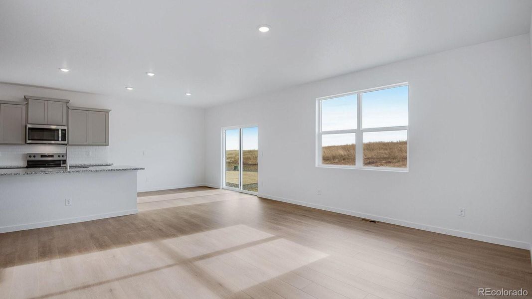Spacious, unfurnished interior of a new home in Settlers Crossing, Commerce City (Image 44).