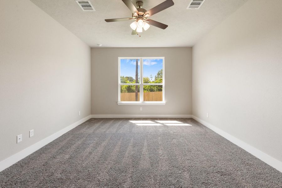 Spacious, unfurnished interior of a new home in , Brenham (Image 28).