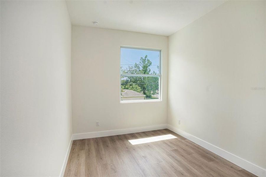 Spacious, unfurnished interior of a new home in , Tampa (Image 15).