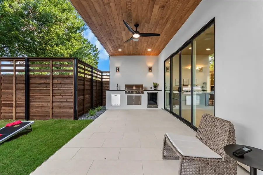 Exterior details and patio area of a home in , Dallas (Image 3).