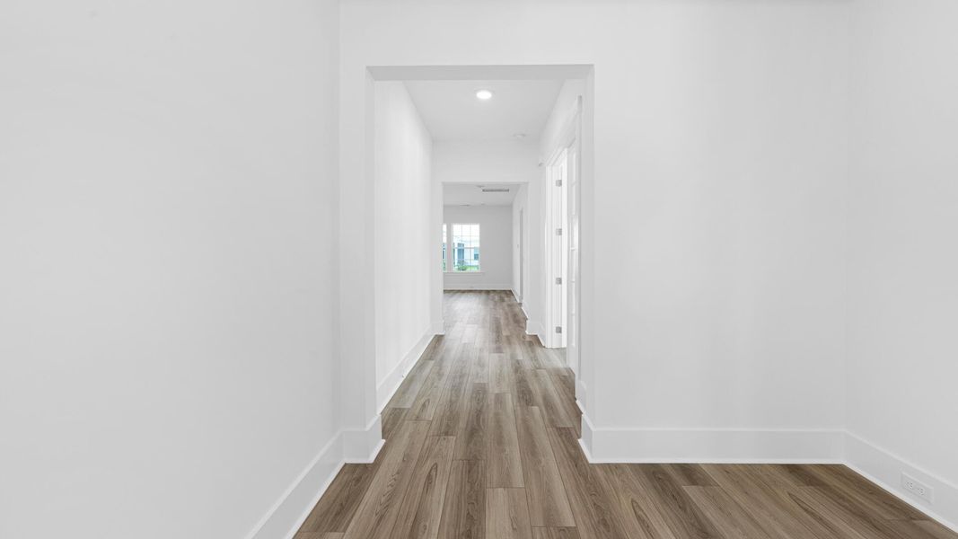 Spacious, unfurnished interior of a new home in , Summerville (Image 13).