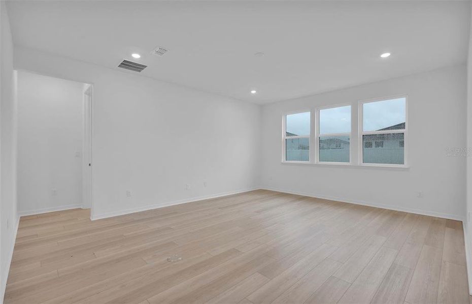 Spacious, unfurnished interior of a new home in Lakeview Estates, Palm Coast (Image 35). Spacious, unfurnished interior of a new home in Lakeview Estates, Palm Coast (Image 35).