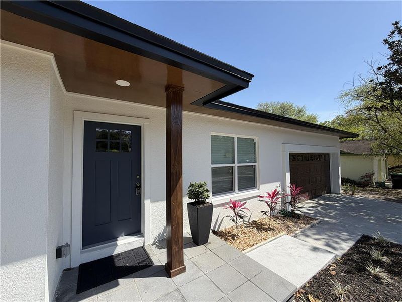 Exterior details and patio area of a home in , Orlando (Image 26).