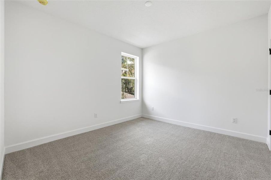 Spacious, unfurnished interior of a new home in , Tampa (Image 29).