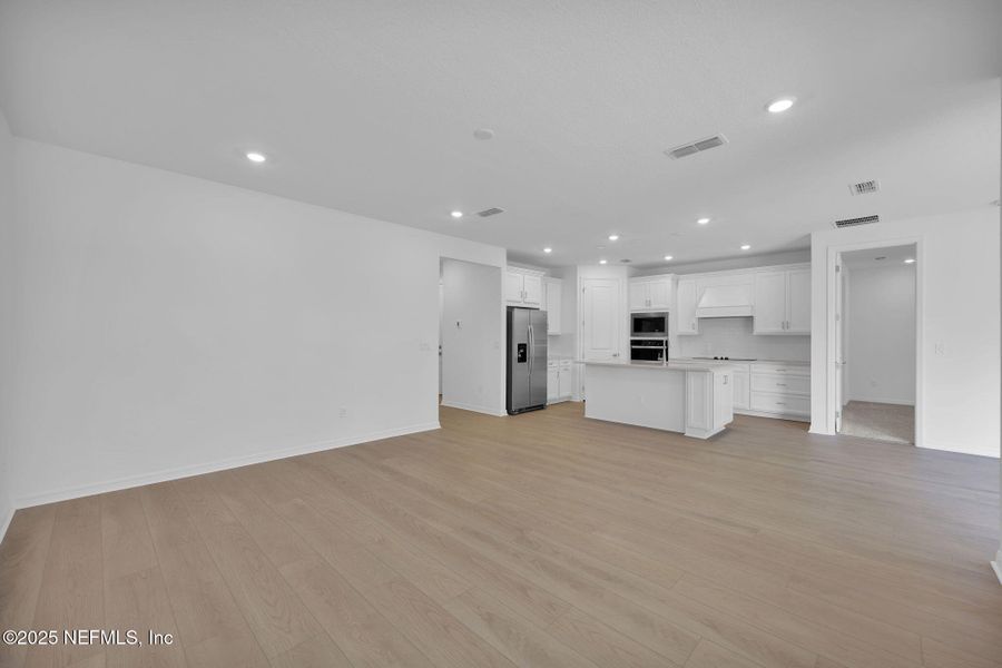 Spacious, unfurnished interior of a new home in Bradley Creek, Green Cove Springs (Image 31). Spacious, unfurnished interior of a new home in Bradley Creek, Green Cove Springs (Image 31).