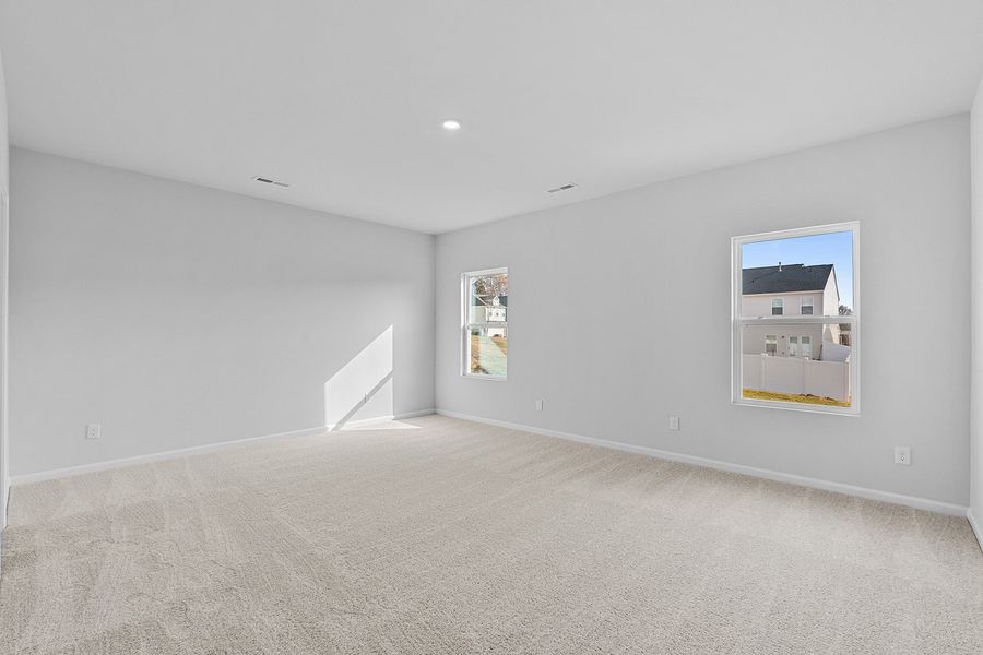 Spacious, unfurnished interior of a new home in Hanes Lake, Winston-Salem (Image 26).