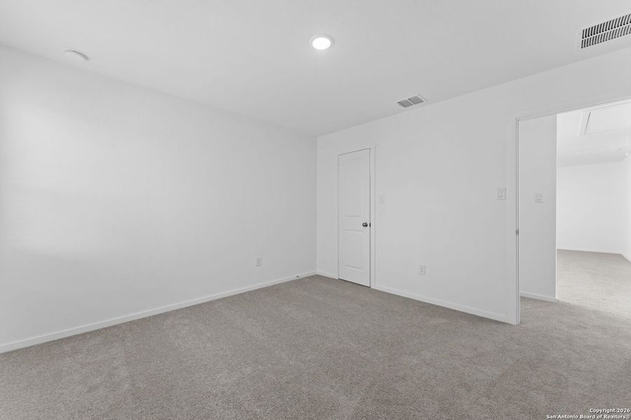 Spacious, unfurnished interior of a new home in Torian Village: Belmar Collection, San Antonio (Image 20).