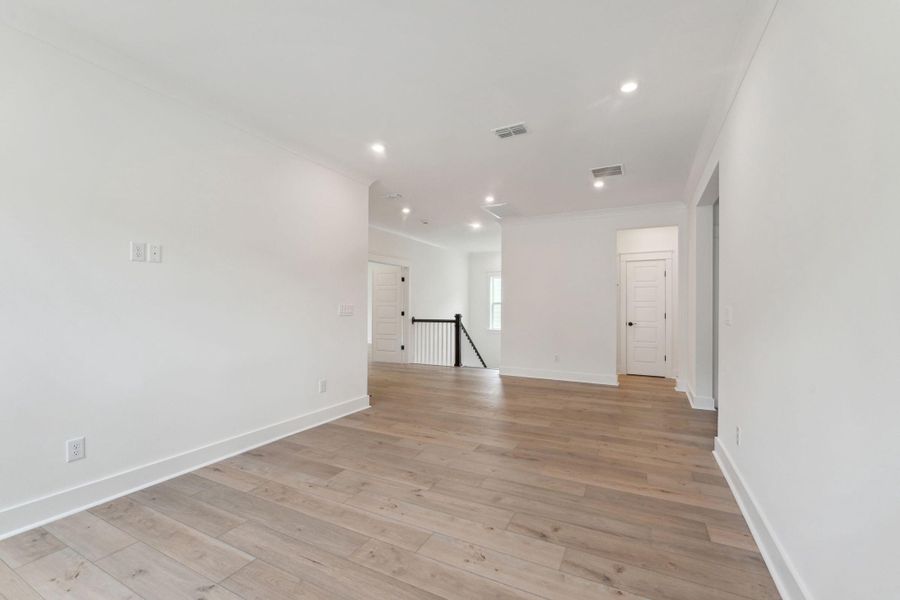 Spacious, unfurnished interior of a new home in Liberty Hill Farm, Mount Pleasant (Image 33).