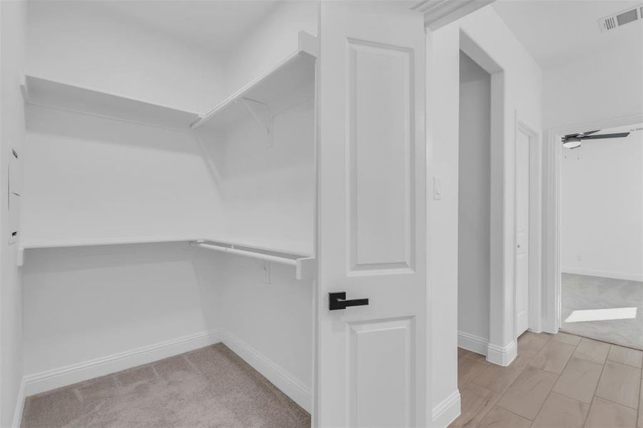 Spacious, unfurnished interior of a new home in , Alvarado (Image 16).