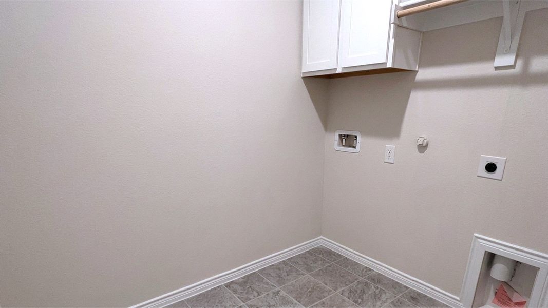 Spacious, unfurnished interior of a new home in Lakewood Trails, Forney (Image 11).