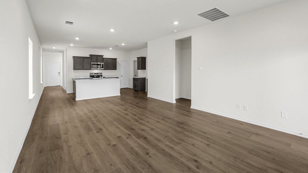 Spacious, unfurnished interior of a new home in Wildcat Ranch, Crandall (Image 29).