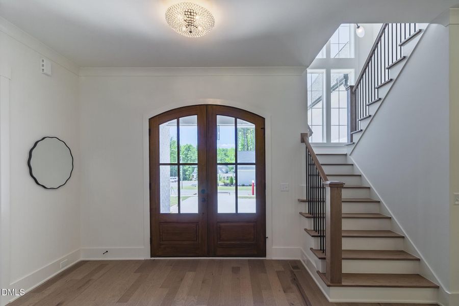 300_MEADOW_WALK_DR_INTERIOR_03