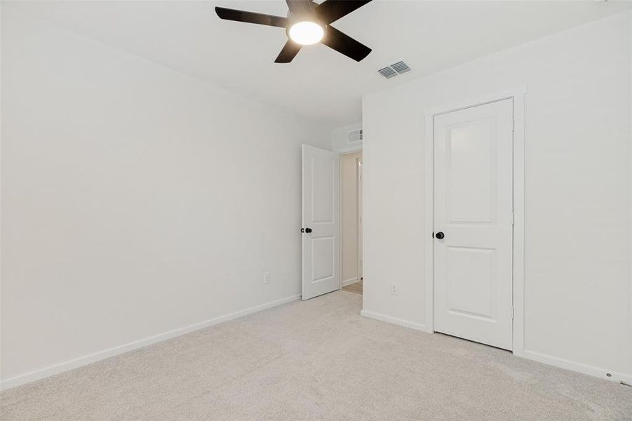 Spacious, unfurnished interior of a new home in Tillage Farms, Princeton (Image 19).