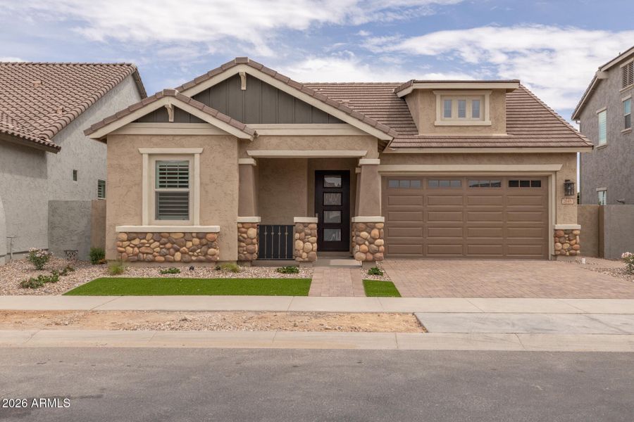 1)FRONT OF HOME 1)FRONT OF HOME