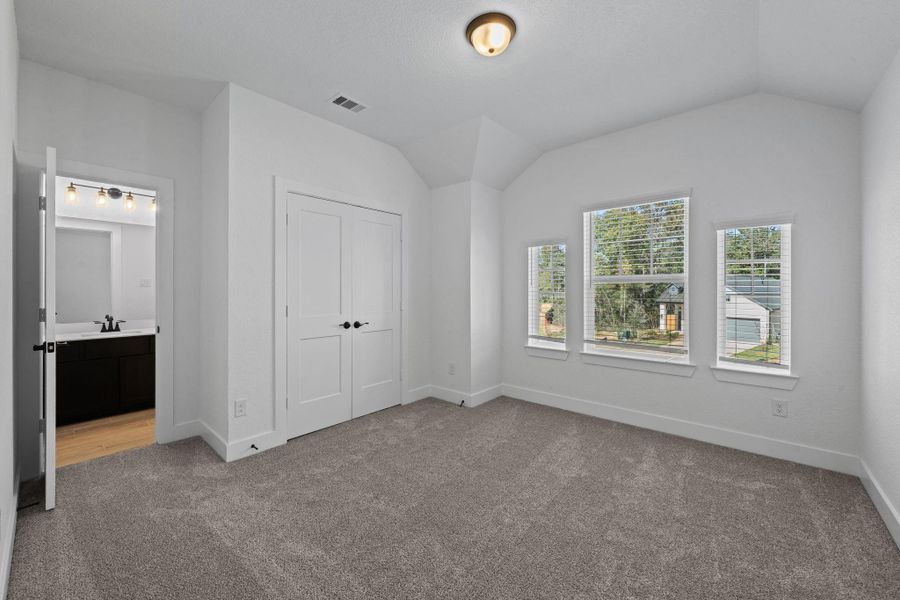 Spacious, unfurnished interior of a new home in The Woodlands Hills, Willis (Image 19).