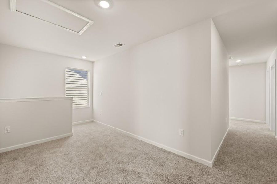 Spacious, unfurnished interior of a new home in Oconee Overlook, Gainesville (Image 31). Spacious, unfurnished interior of a new home in Oconee Overlook, Gainesville (Image 31).