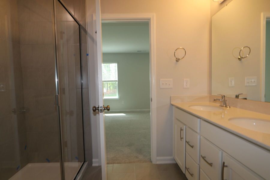 Owner's Bathroom Owner's Bathroom