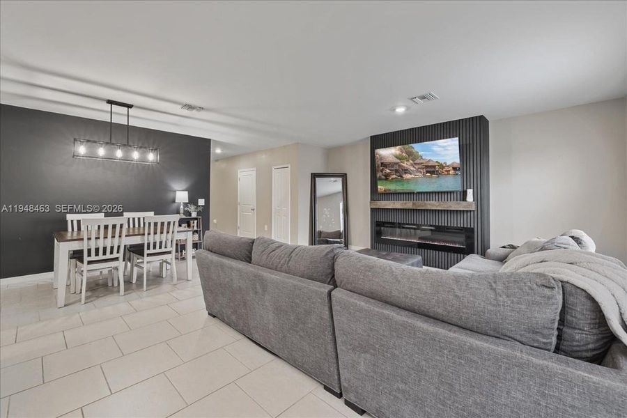 Furnished interior view inside a new home in , Lehigh Acres (Image 10).