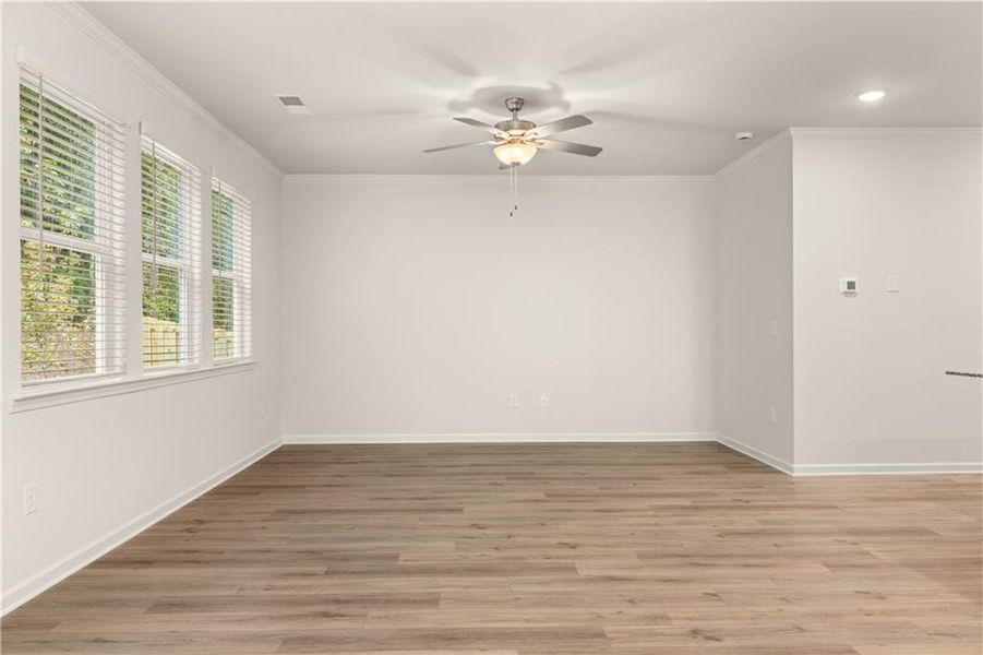 Spacious, unfurnished interior of a new home in Cascade Ridge at Niskey Lake, Atlanta (Image 11).