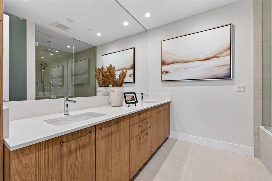 Furnished interior view inside a new home in , St. Petersburg (Image 38).