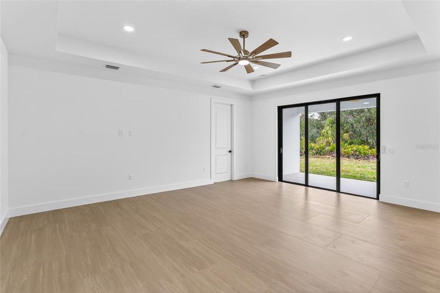 Spacious, unfurnished interior of a new home in , Port Charlotte (Image 47).