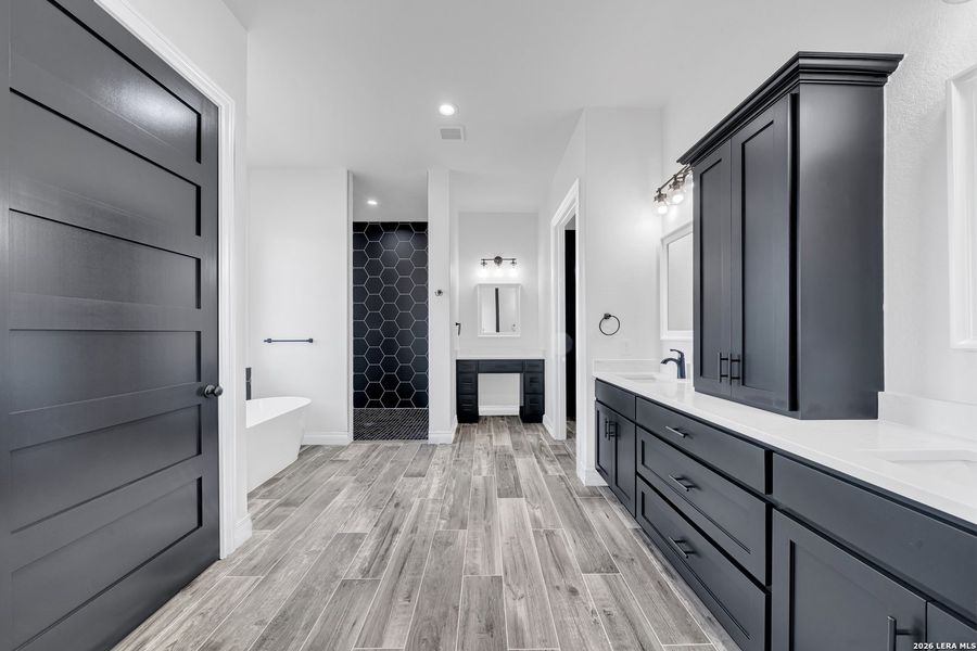 Furnished interior view inside a new home in , La Vernia (Image 6).