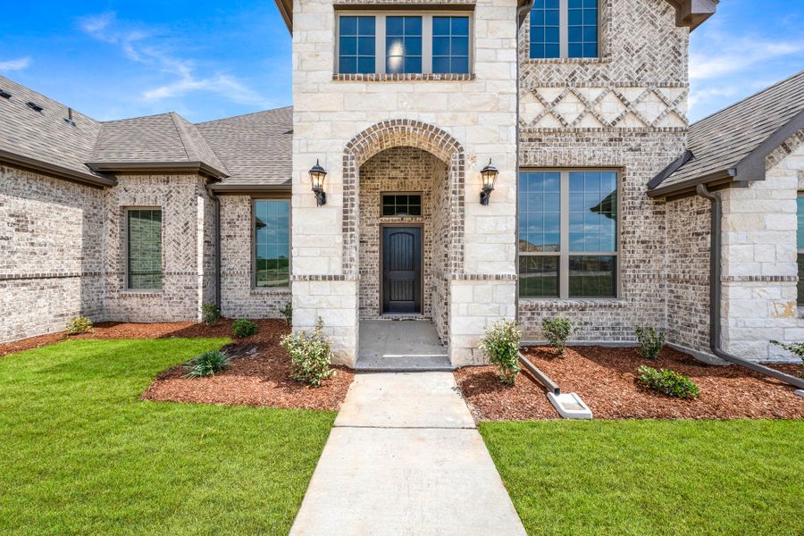 Exterior details and patio area of a home in Berkshire Estates, Mesquite (Image 3).
