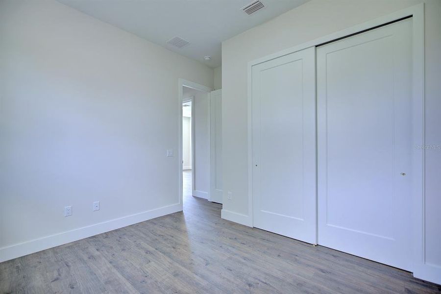 Spacious, unfurnished interior of a new home in , Sebring (Image 41).