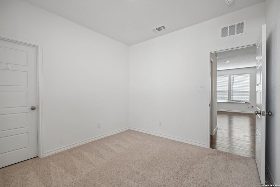 Spacious, unfurnished interior of a new home in Dove Song, Marion (Image 29).