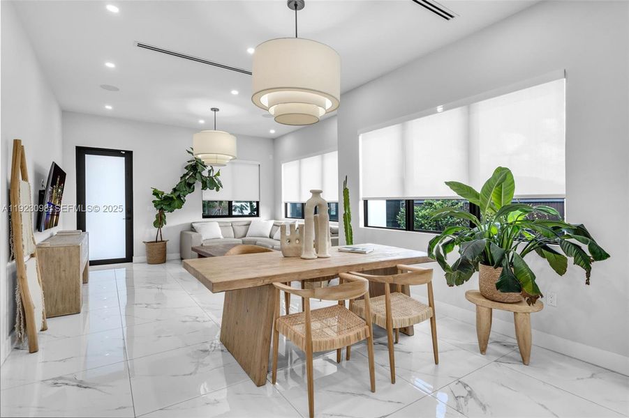 Furnished interior view inside a new home in , Hialeah (Image 4).