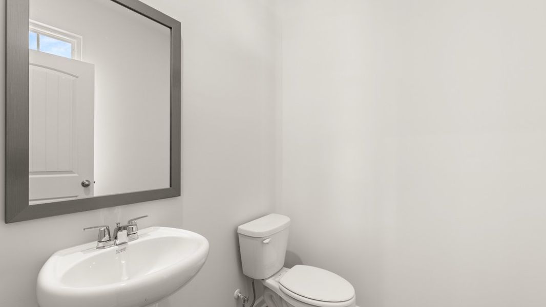 Representative interior finishes for a home built from the Baker ll by D.R. Horton in Braselton Village, Braselton (Image 11).