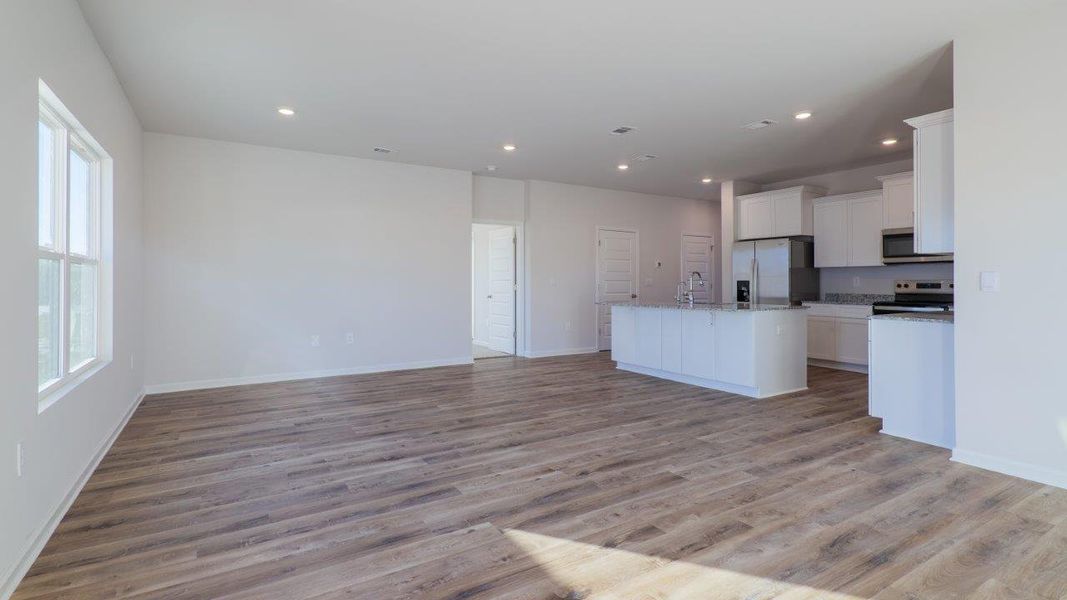 Spacious, unfurnished interior of a new home in Olson Ridge, Tallahassee (Image 5).