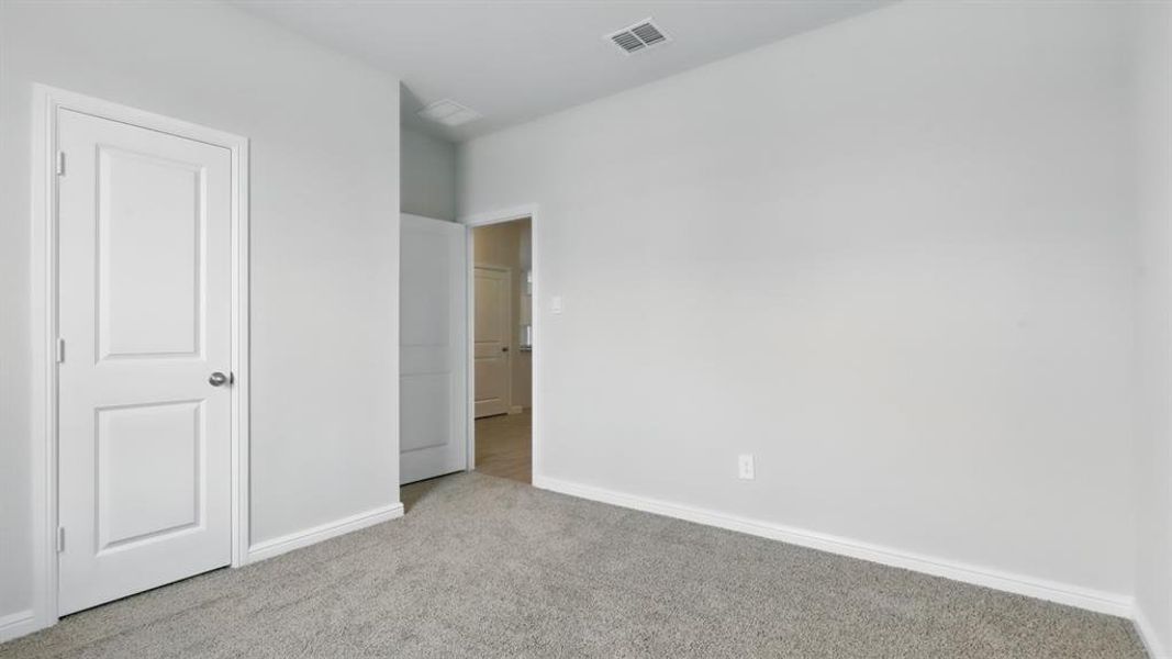 Spacious, unfurnished interior of a new home in Springhill South, Boyd (Image 9).