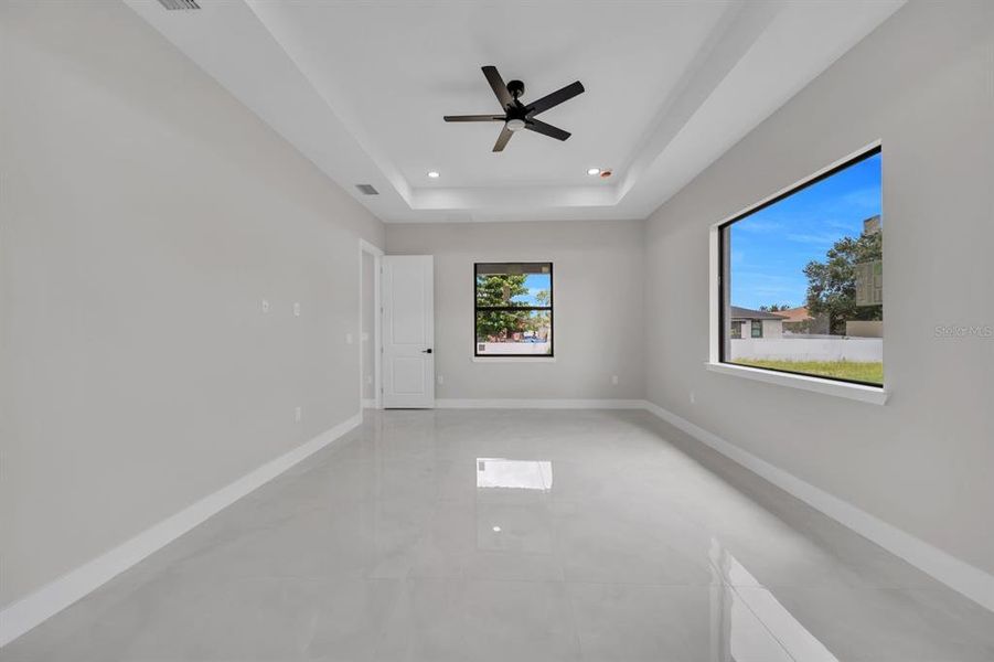 Spacious, unfurnished interior of a new home in , Lehigh Acres (Image 25).