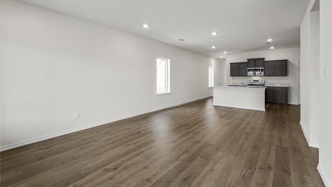 Spacious, unfurnished interior of a new home in Wildcat Ranch, Crandall (Image 30).