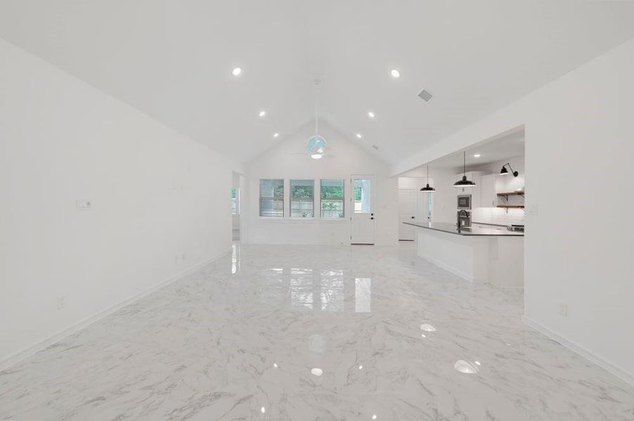 Spacious, unfurnished interior of a new home in Sundance Cove, Crosby (Image 15).