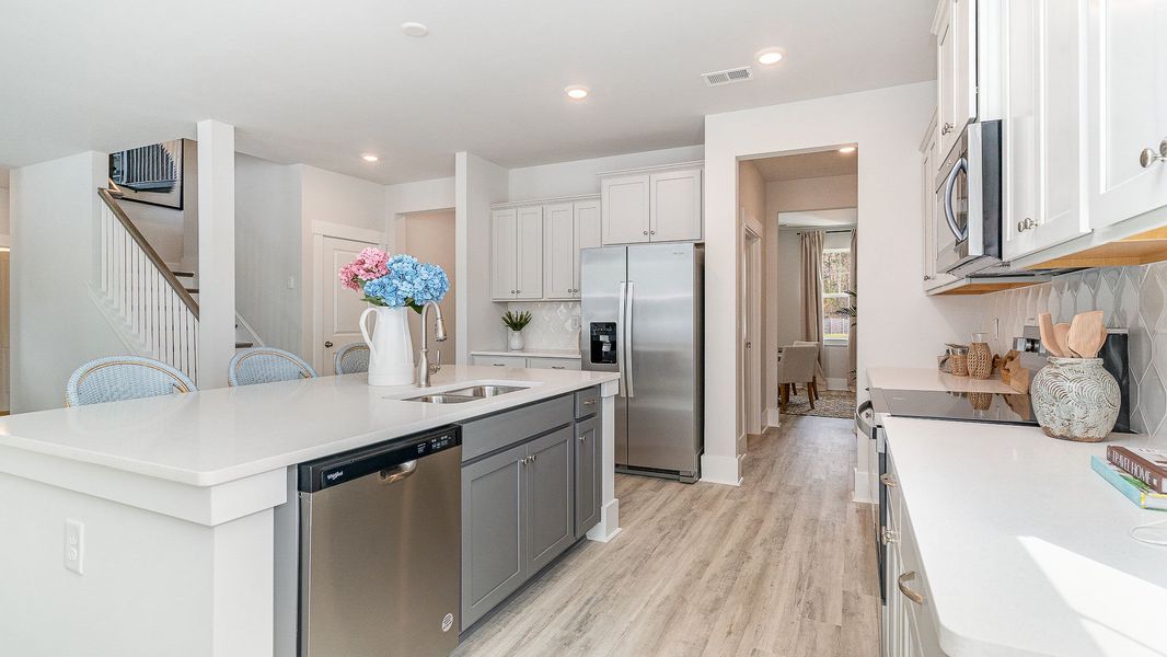 Representative furnished interior of a home built from the Harbor Oak by D.R. Horton in Shell Pointe, Gilbert (Image 12). Representative furnished interior of a home built from the Harbor Oak by D.R. Horton in Shell Pointe, Gilbert (Image 12).