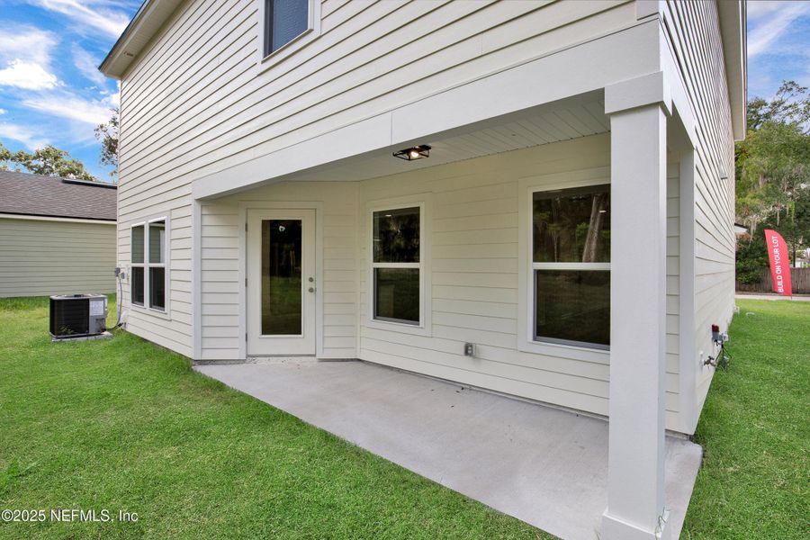 Exterior details and patio area of a home in , Palatka (Image 3).
