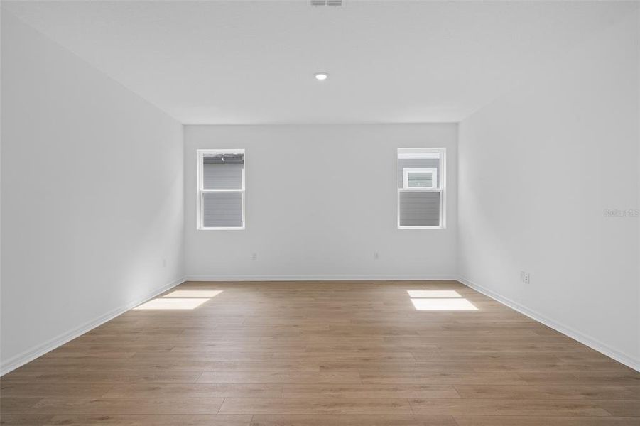 Spacious, unfurnished interior of a new home in Ellington Classical, St. Cloud (Image 20).