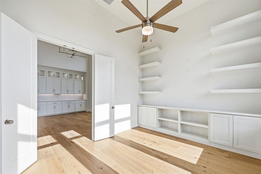 Spacious, unfurnished interior of a new home in Saddle Star Estates, Rockwall (Image 15).