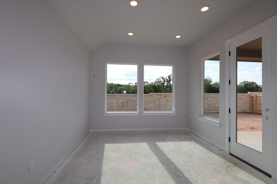 Spacious, unfurnished interior of a new home in Lagos Reserve, Manor (Image 9).