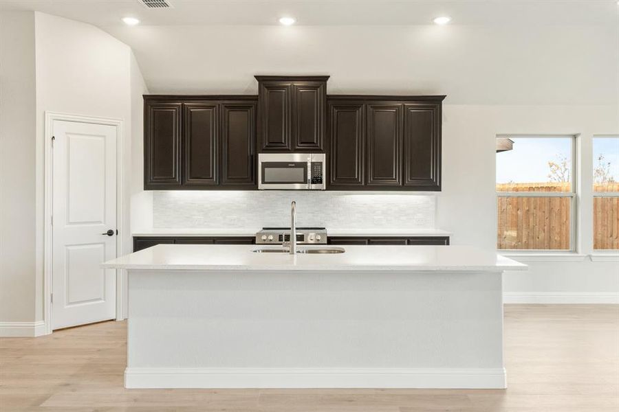Furnished interior view inside a new home in The Retreat at North Grove 60, Waxahachie (Image 10).