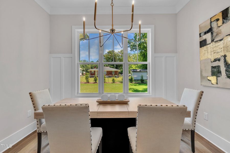 NEW Dining Area pic 1