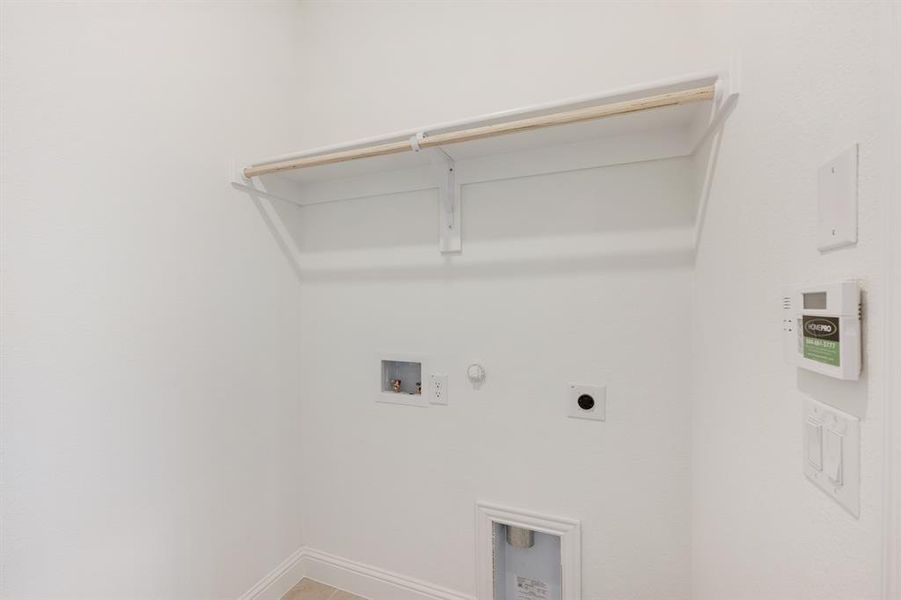 Spacious, unfurnished interior of a new home in Union Park Classic 55, Little Elm (Image 39).