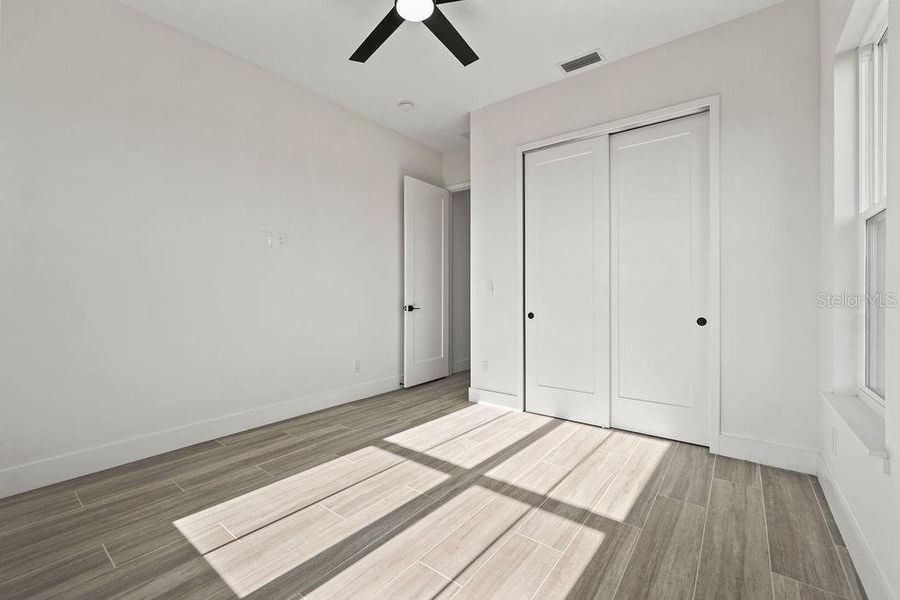 Spacious, unfurnished interior of a new home in , Lake Alfred (Image 19).
