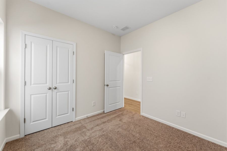Spacious, unfurnished interior of a new home in Landmark Commons, Boiling Springs (Image 24).