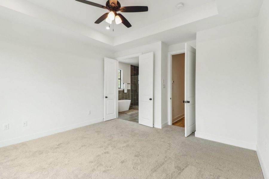 Spacious, unfurnished interior of a new home in , Houston (Image 12).