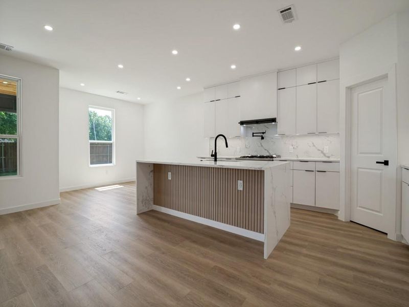 Furnished interior view inside a new home in , Terrell (Image 8).