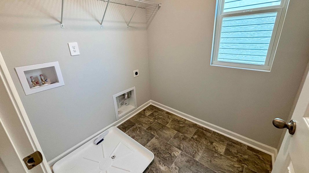 Spacious, unfurnished interior of a new home in Reserve at Hickory Ridge, Columbia (Image 30).